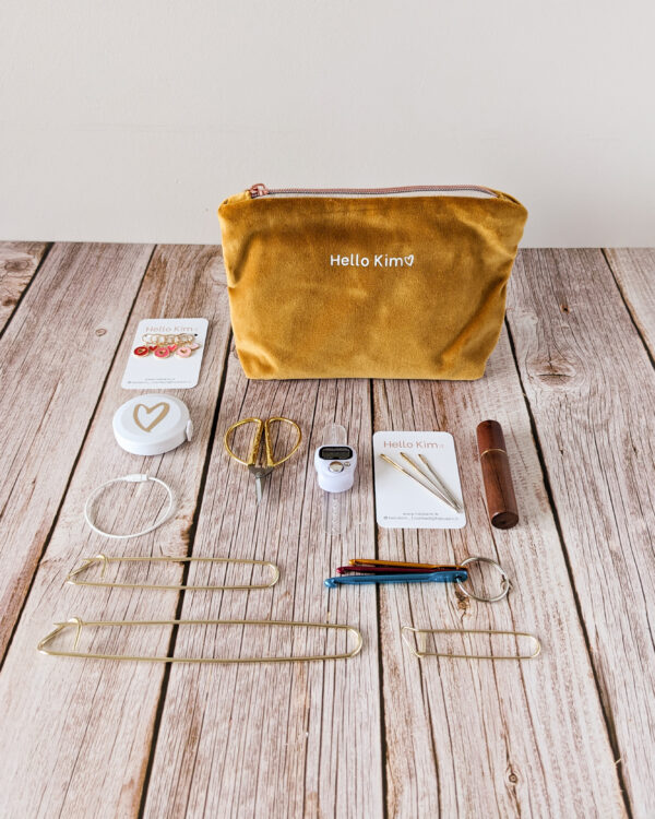 Trousse de tricot complète, coloris moutarde, version 2023