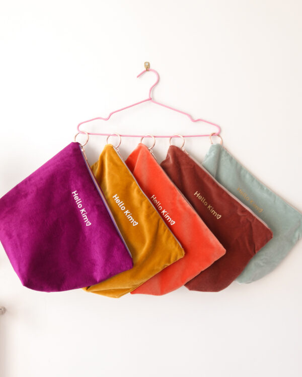 Pochettes zippées à encours, 5 coloris, en velours