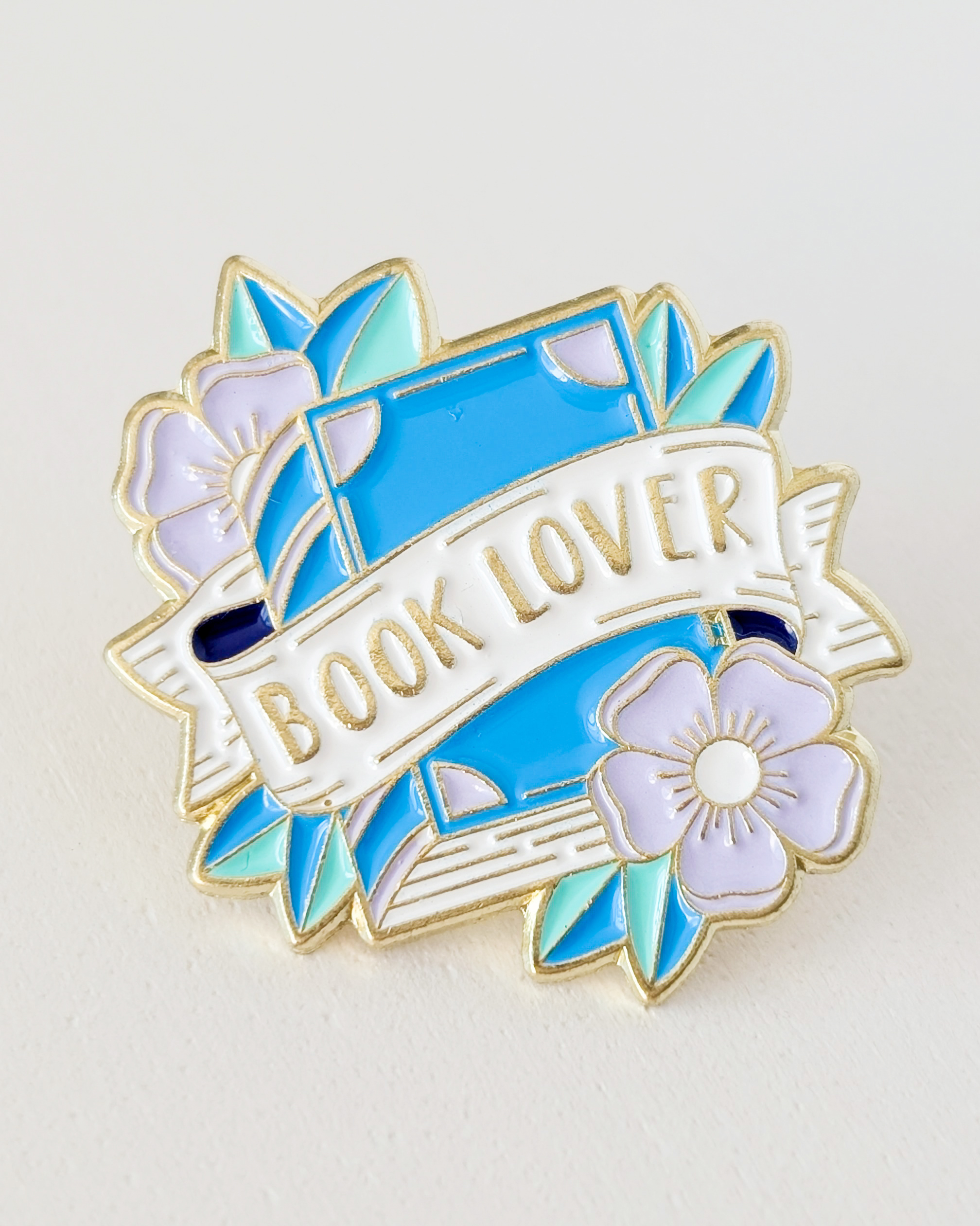 Pin's Book lover
